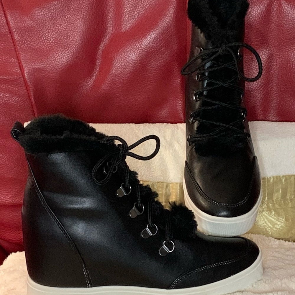 “ADRIAN” BRASH BLACK FUR SNEAKERS